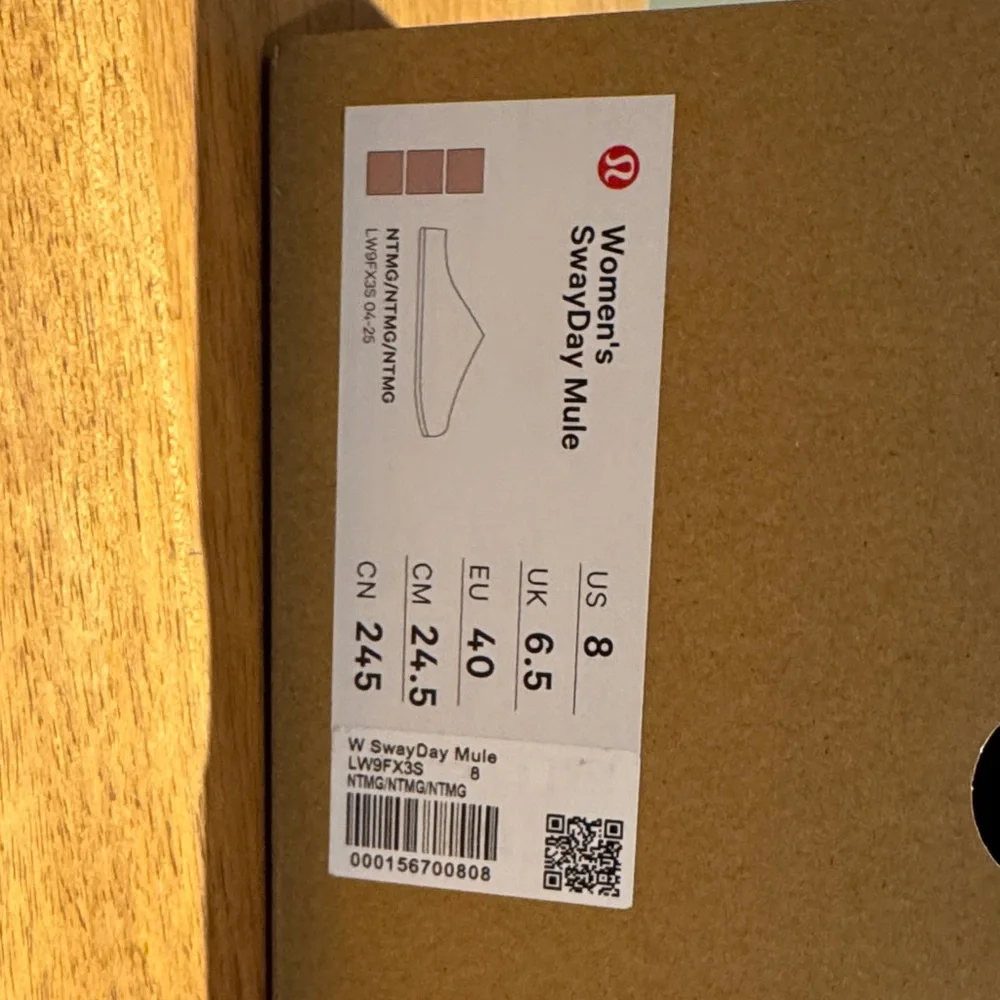 lululemon athletica Tan Slip-On Shoes size 8 - Picture 4 of 5